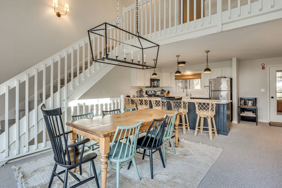 Dining Area | Main Level