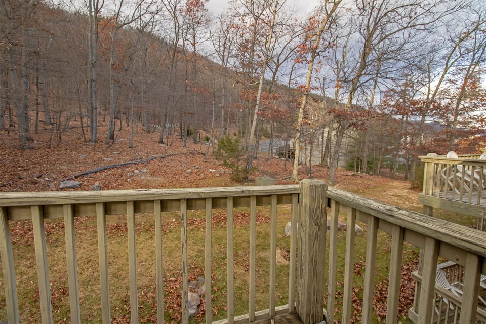Private back deck with views of natural surroundings