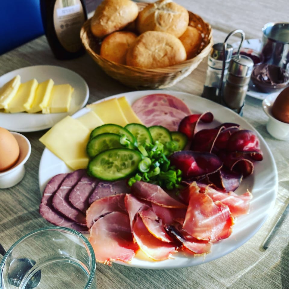Breakfast meal