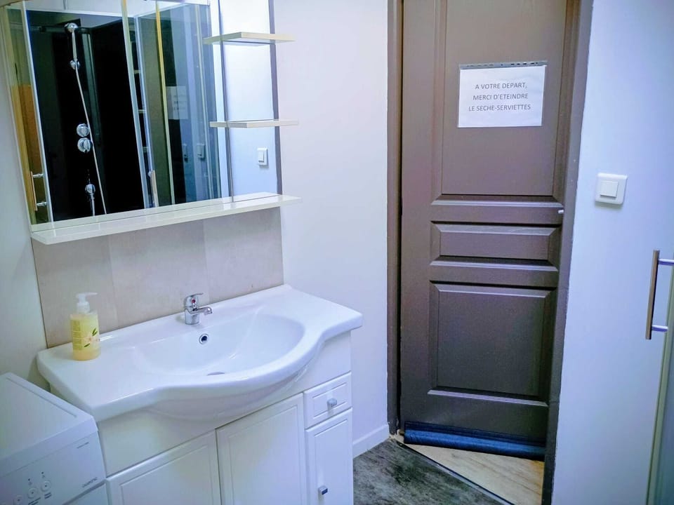 SALLE DE DOUCHE