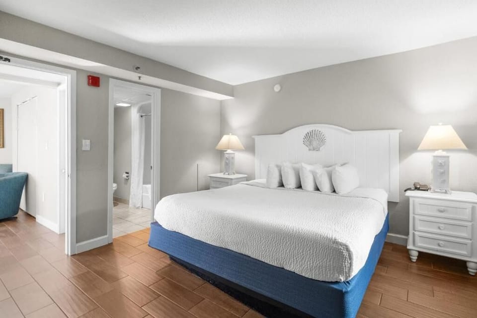 Bedroom. Interior and views may vary based on location and availability.