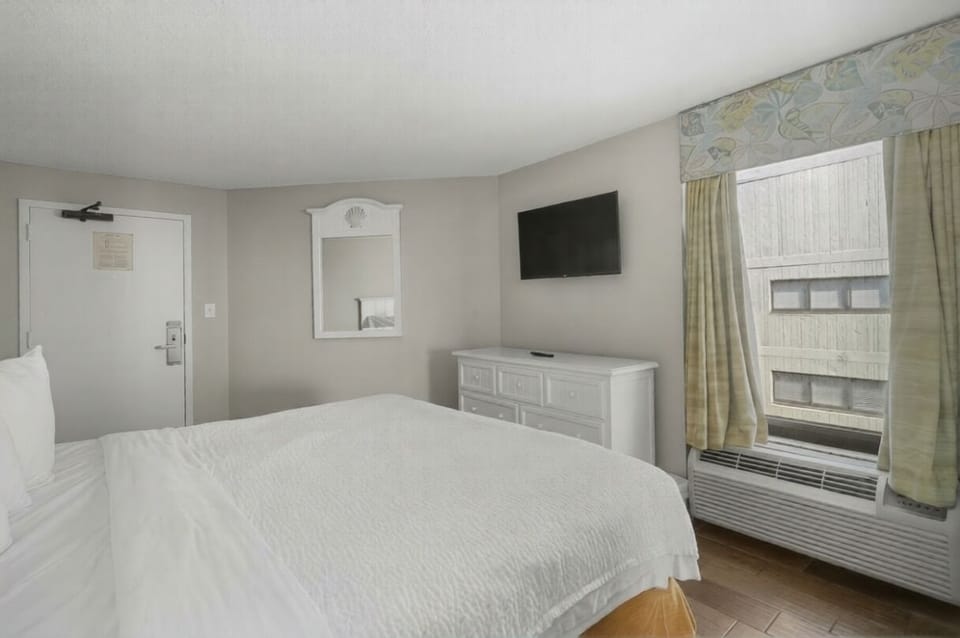 Bedroom. Interior and views may vary based on location and availability.