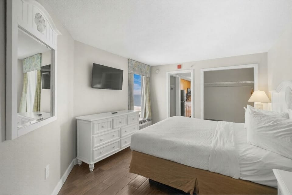 Bedroom. Interior and views may vary based on location and availability.