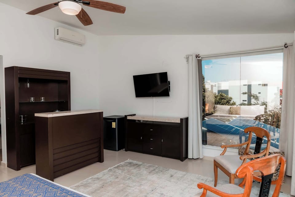 Vista de la habitación con balcón