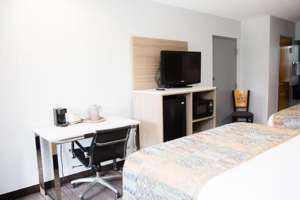 Bedroom. Interior and views may vary based on location and availability.