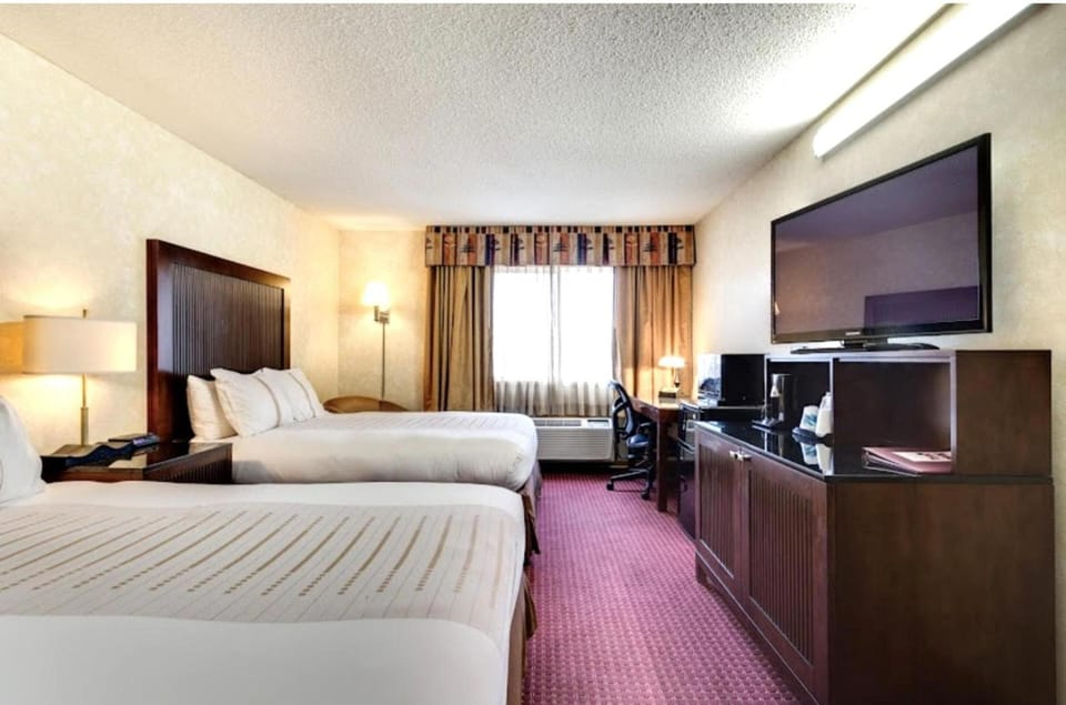 Settle in with roomy comfort, HDTV, and an easy workspace.