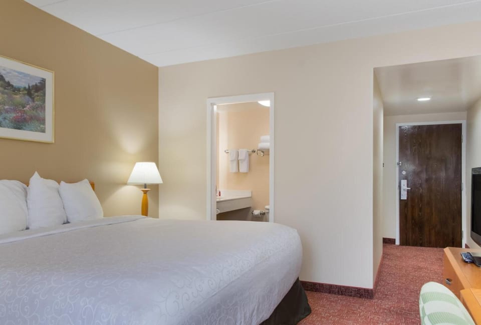 Come home to an easy, comfortable layout with quick bathroom access.