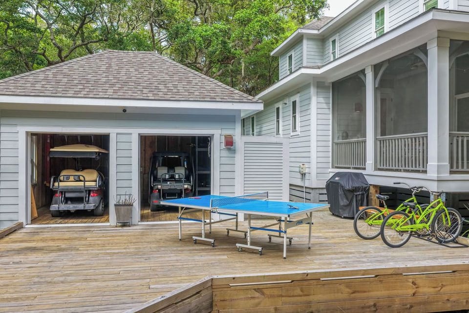 Ping pong table, bikes, cornhole boards and much more. 