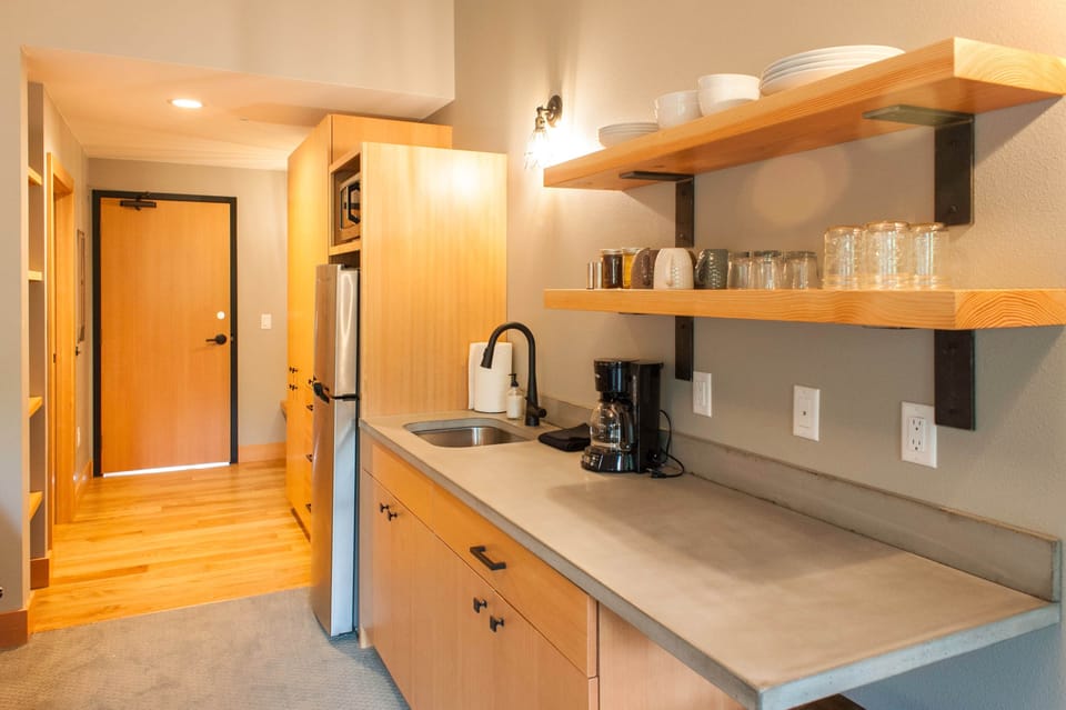 Bedard_Suites on Main St_9593