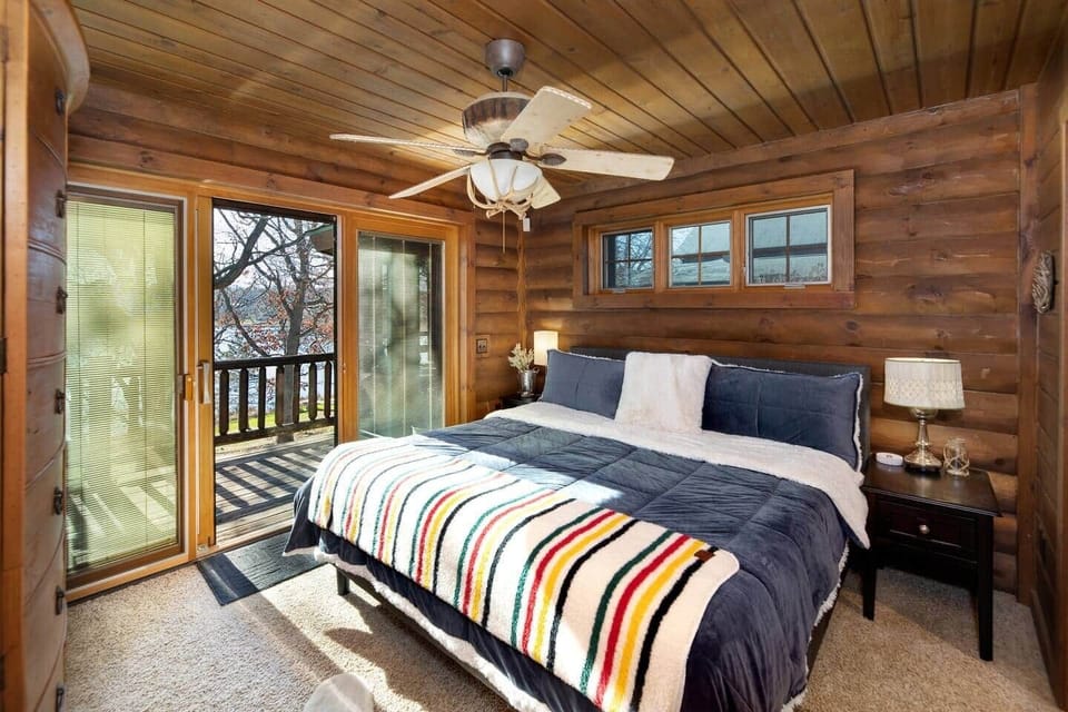 Main level primary bedroom (King)