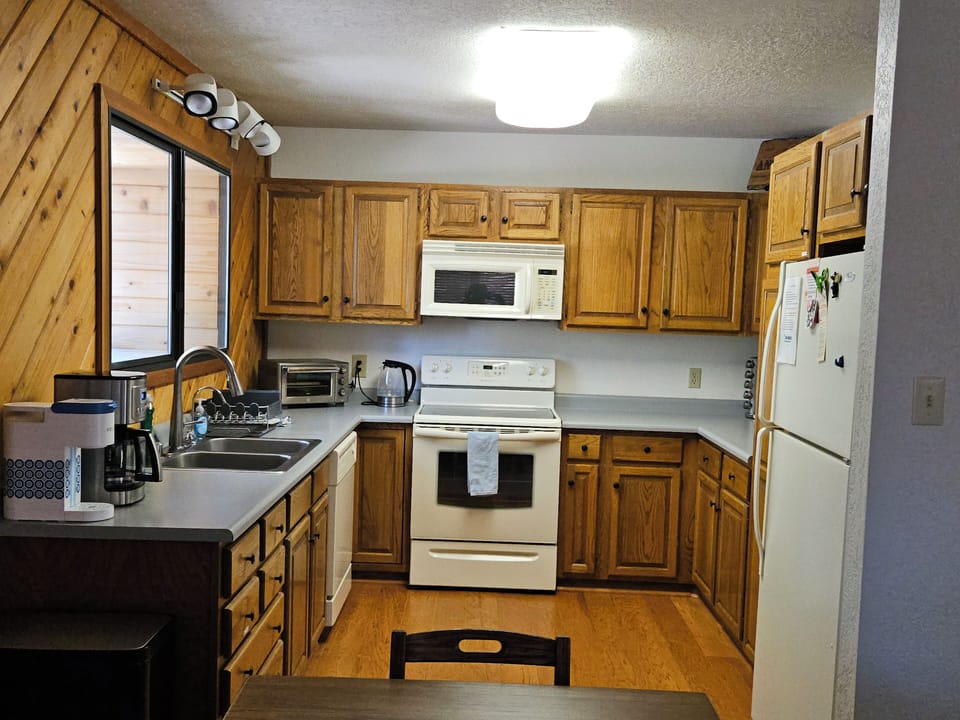 The fully equipped kitchen allows you to cook up your favorite dishes