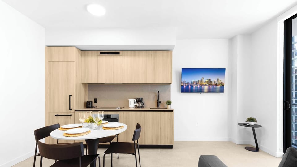 Kitchen - Dining 