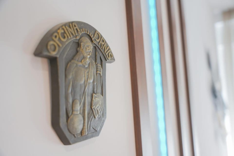 Decorative details