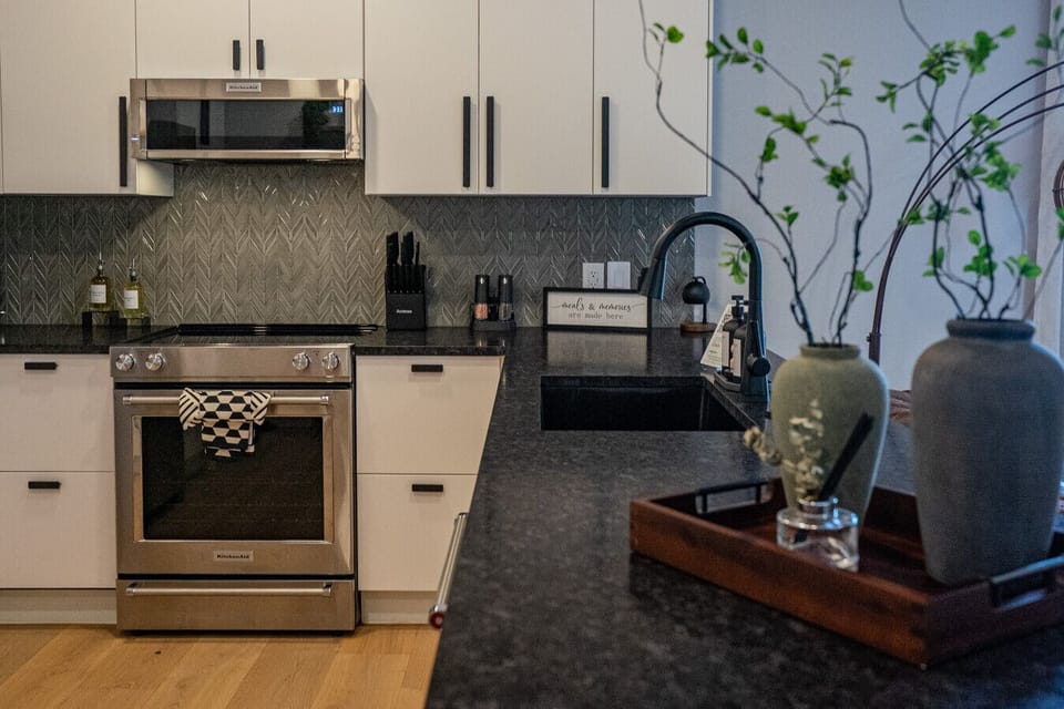 Fully Equiped  Kitchen - Cooking essentials