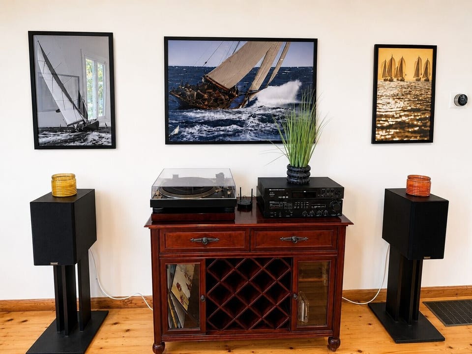 Vintage Audio Listening Station with Turntable & Bluetooth Connectivity