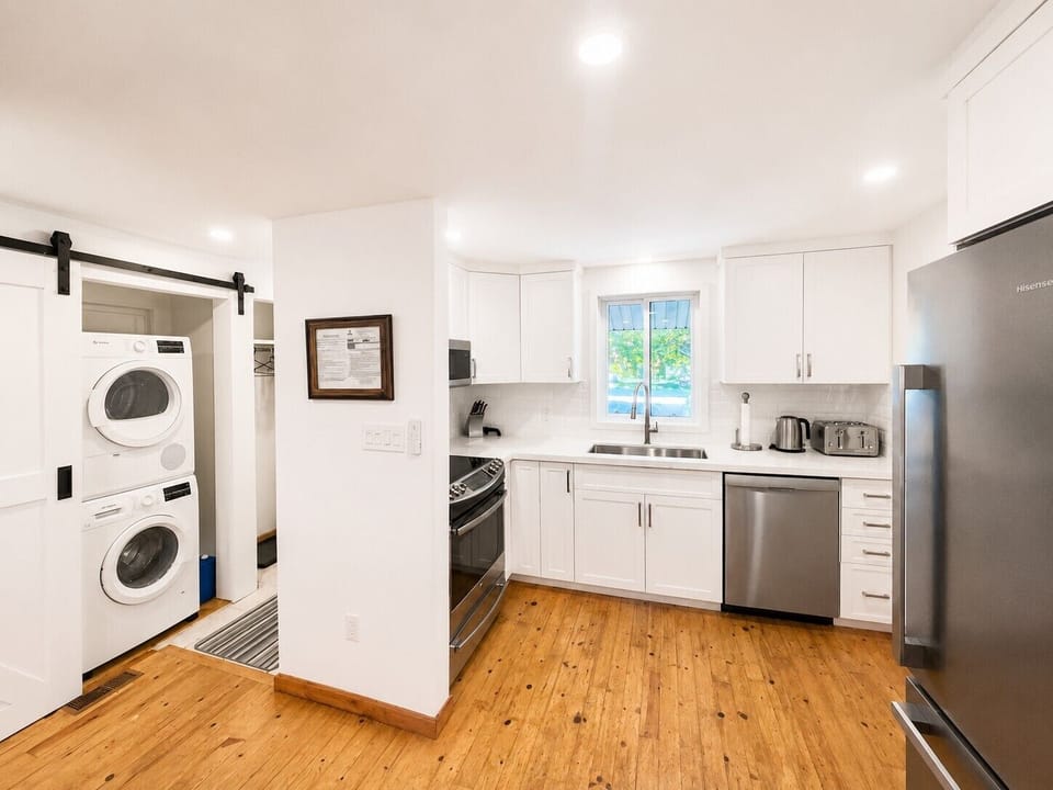 Modern Kitchen & In-Suite Laundry