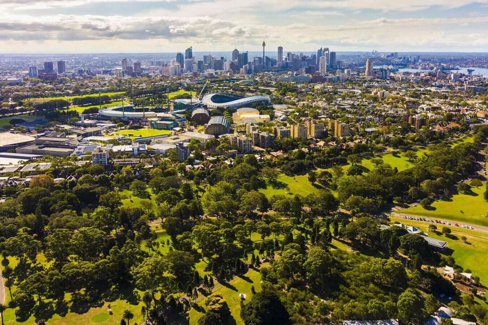 Close to Centennial Park and eastern suburbs hotspots (Moore Park Golf, Allianz Stadium etc.)