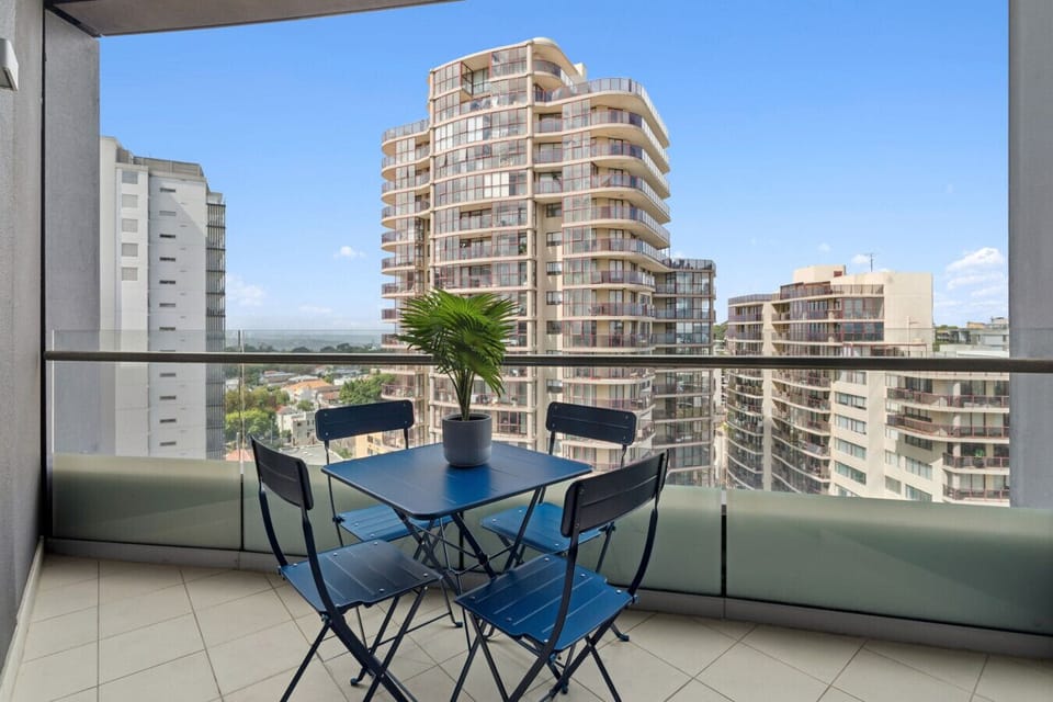 Private balcony with district and ocean views