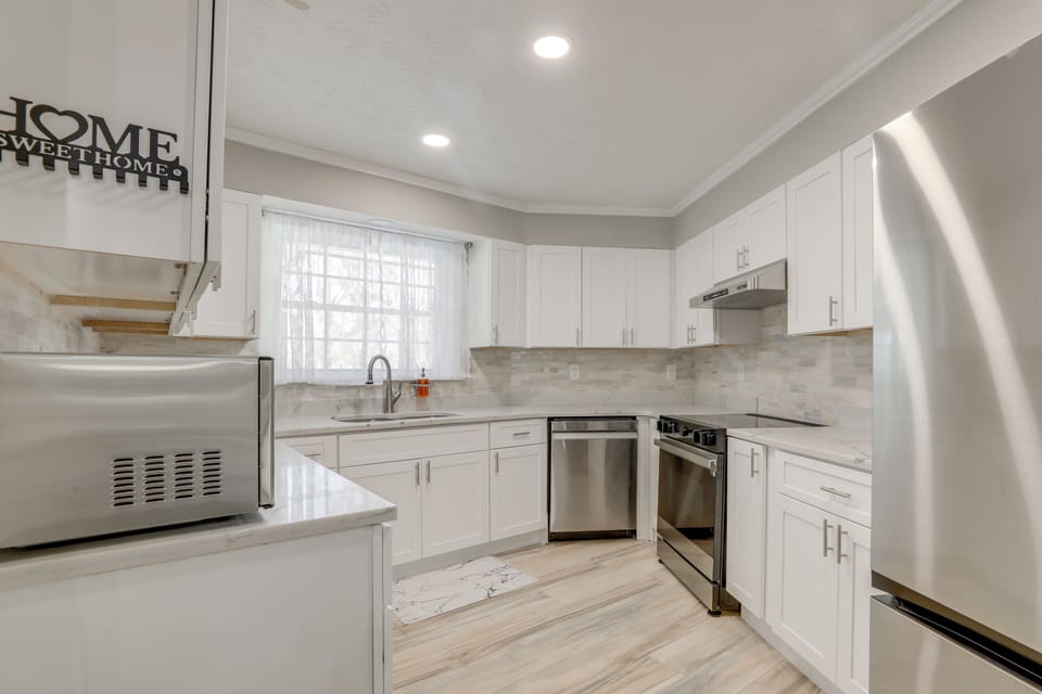 Kitchen | Main Level