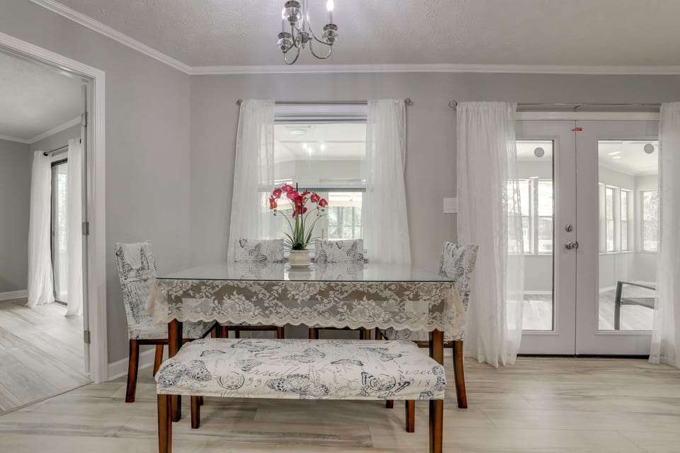 Dining Area | Main Level