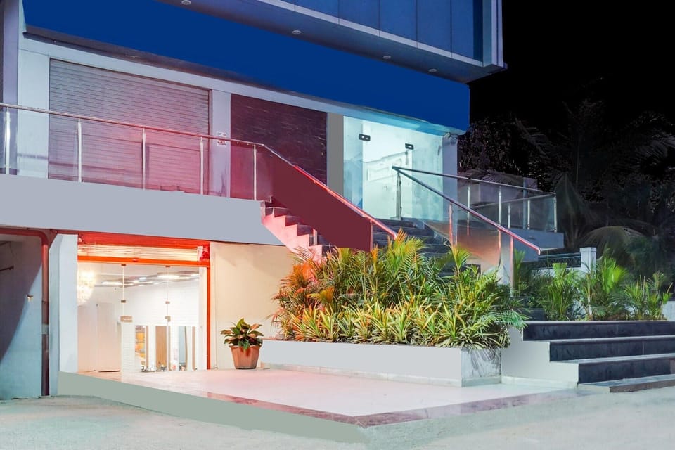 Entrance / Reception