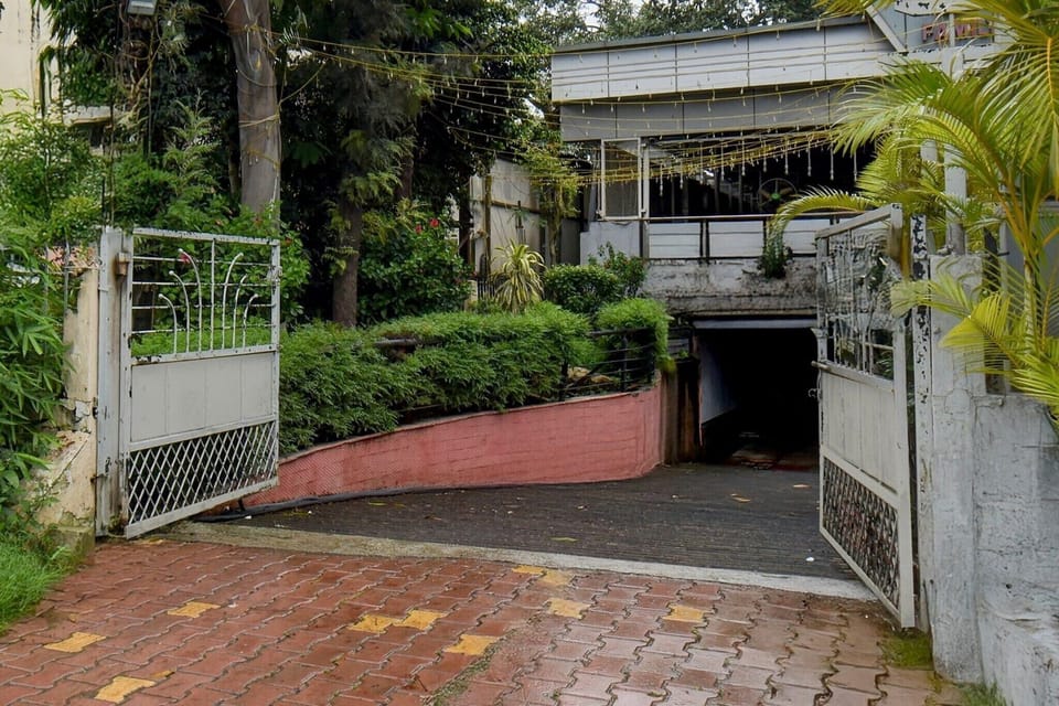 Entrance / Reception