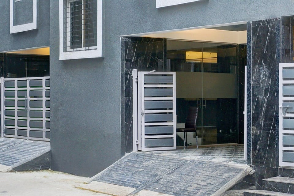 Entrance / Reception