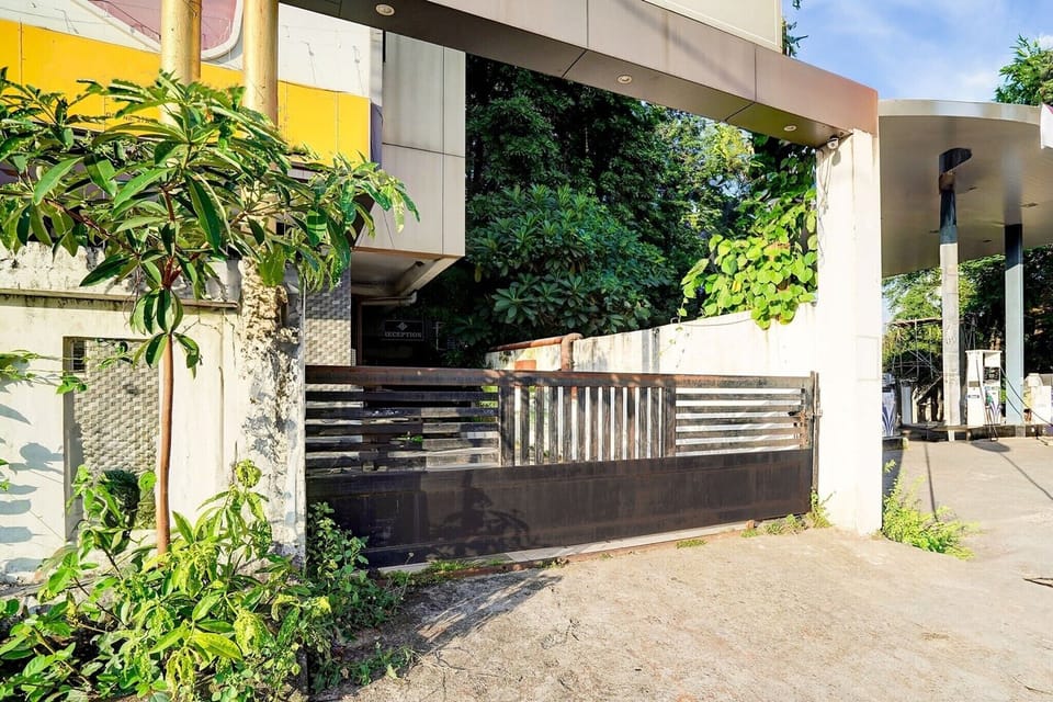 Entrance / Reception