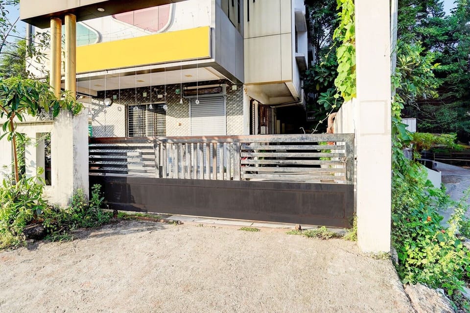 Entrance / Reception