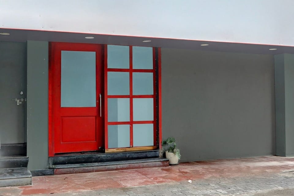 Entrance / Reception