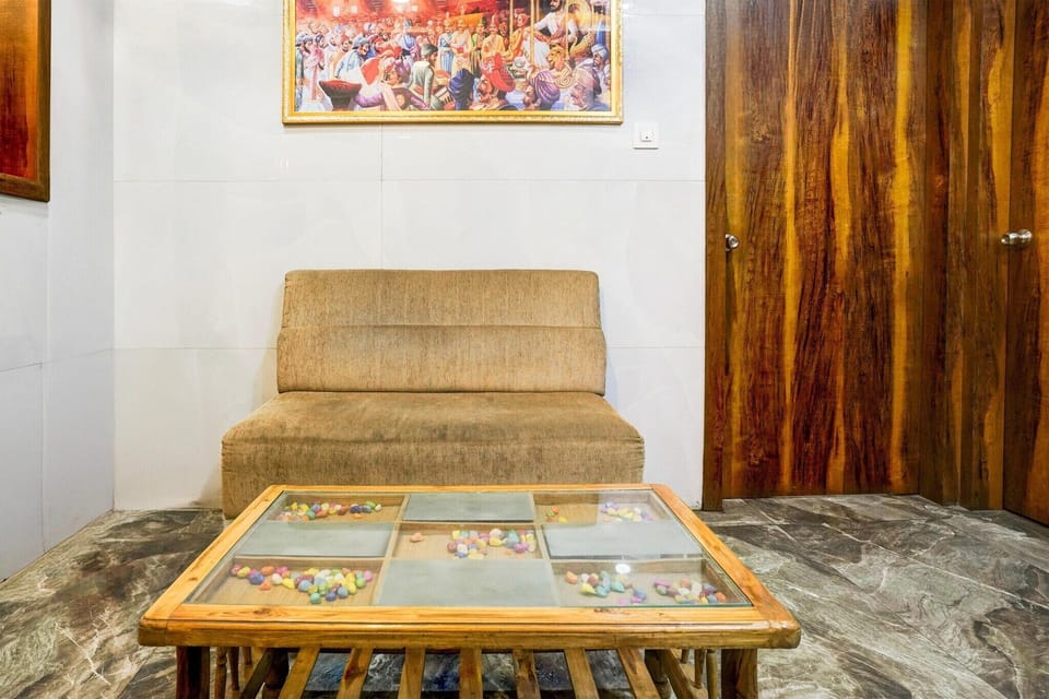 Entrance / Reception