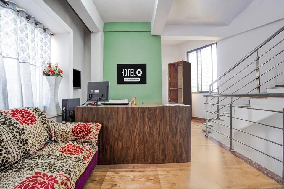 Entrance / Reception