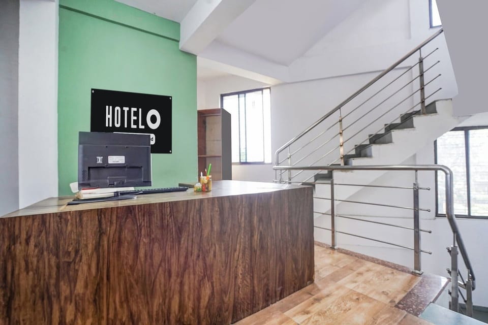 Entrance / Reception