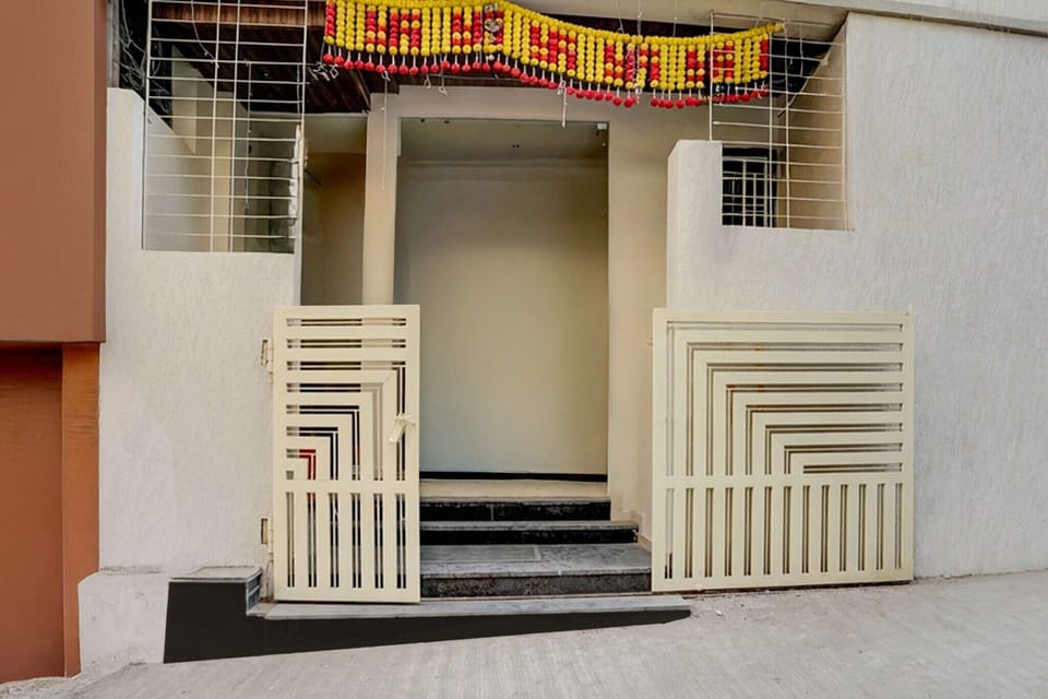 Entrance / Reception