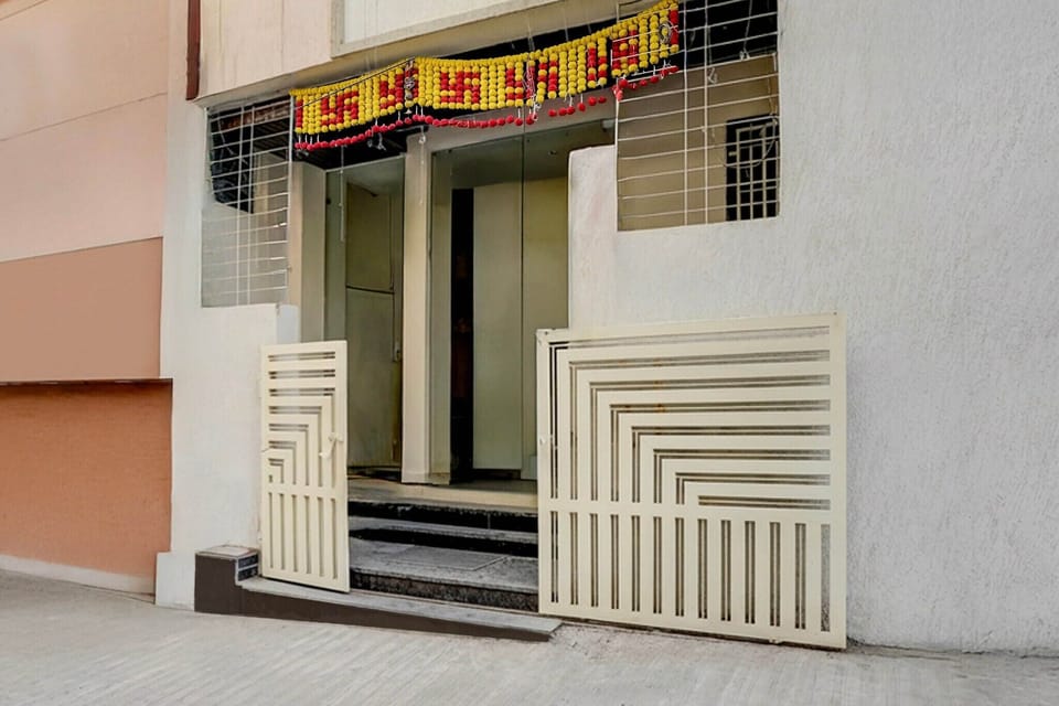Entrance / Reception