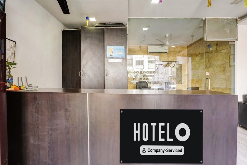 Entrance / Reception