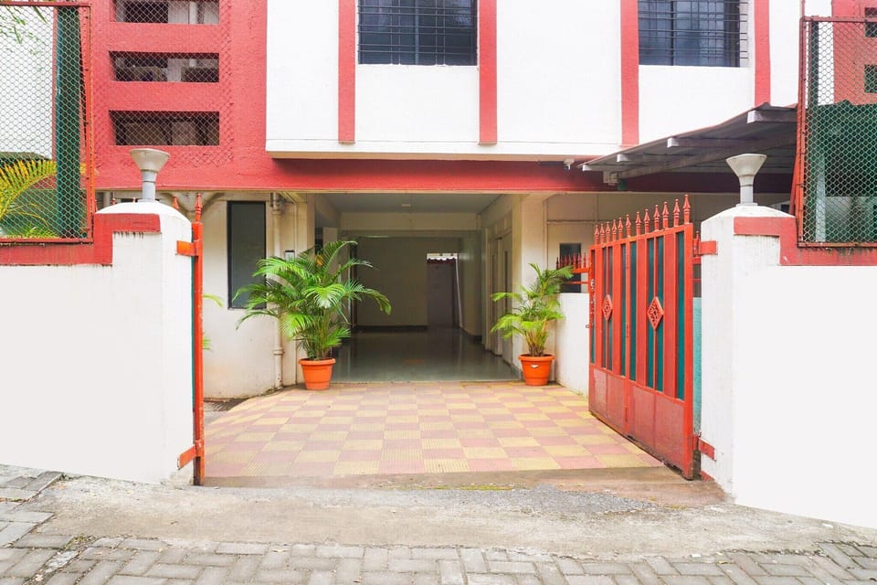 Entrance / Reception