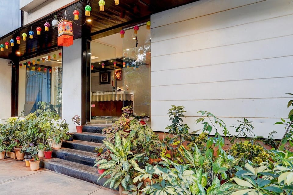 Entrance / Reception