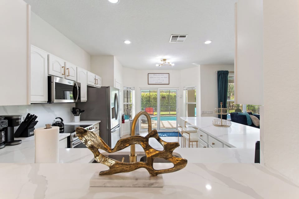 Perfect kitchen- feel right at home with everything you need.