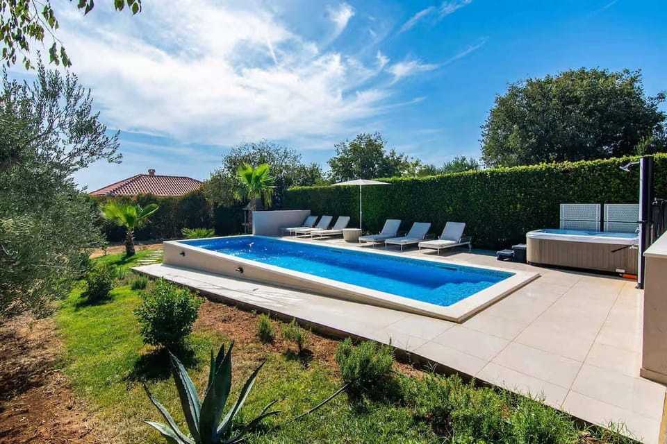 Holiday Home Swimming Pool
