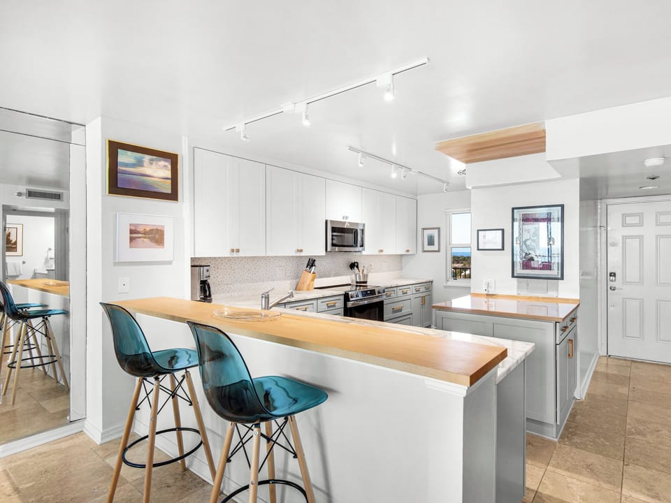 Breakfast Bar with Extra Seating
