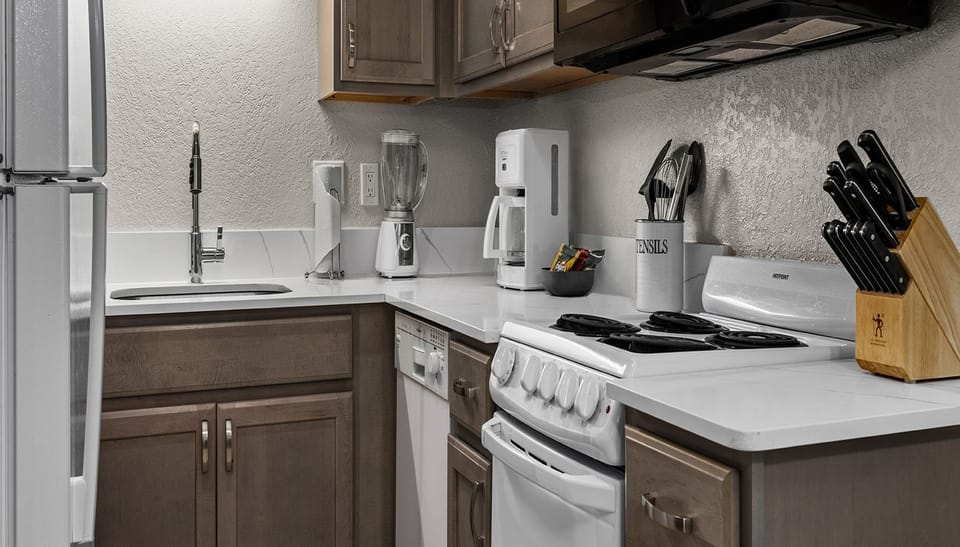 kitchen image