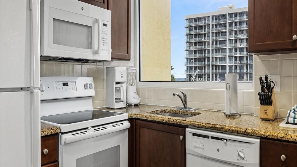 kitchen image
