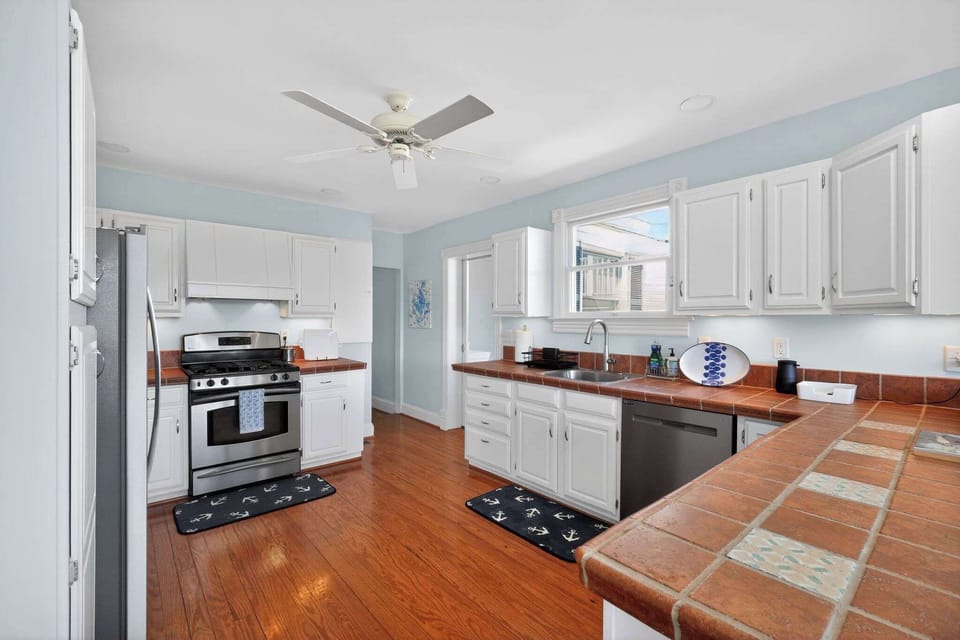Spacious, modern, and stocked for everything from quick snacks to full meals.