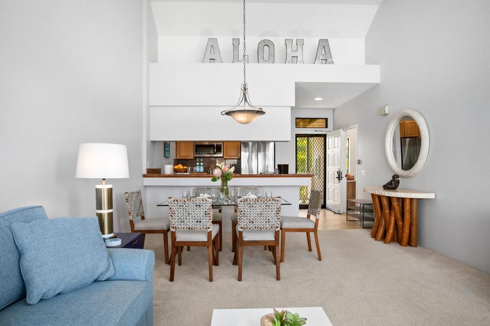 Dine, unwind, or plan your next adventure under the warmth of a pendant light and the spirit of ‘ALOHA’ overhead     GCH-120