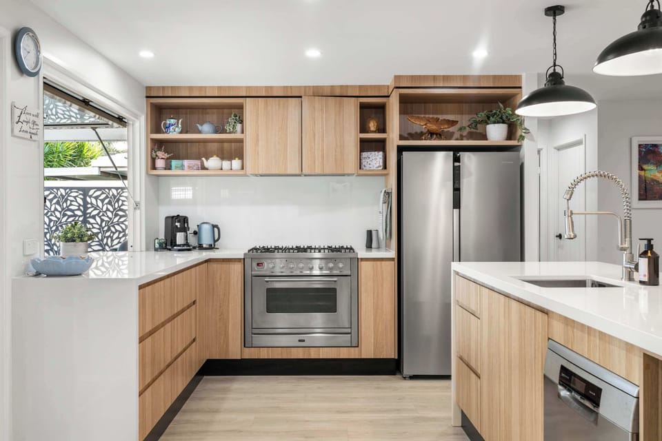 Cook with ease in the high spec modern kitchen