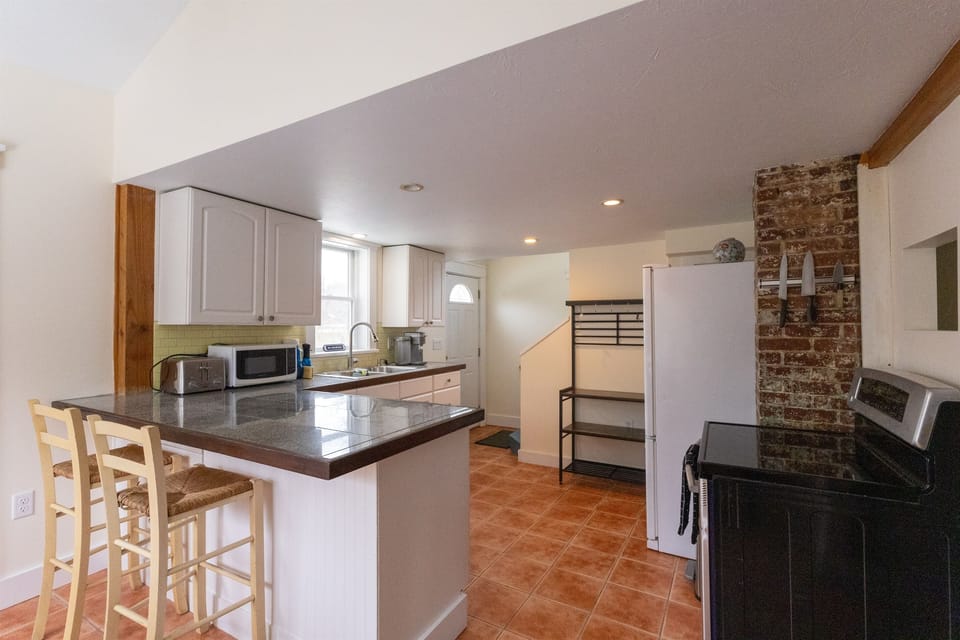 Wider view of the kitchen