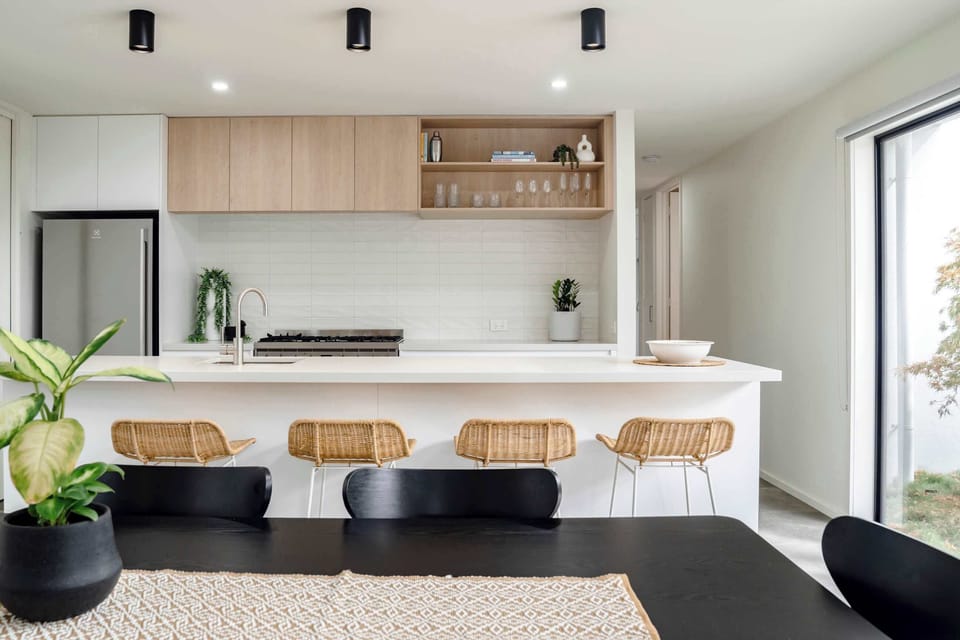 Full kitchen with butlers pantry, complete with everything you need 
