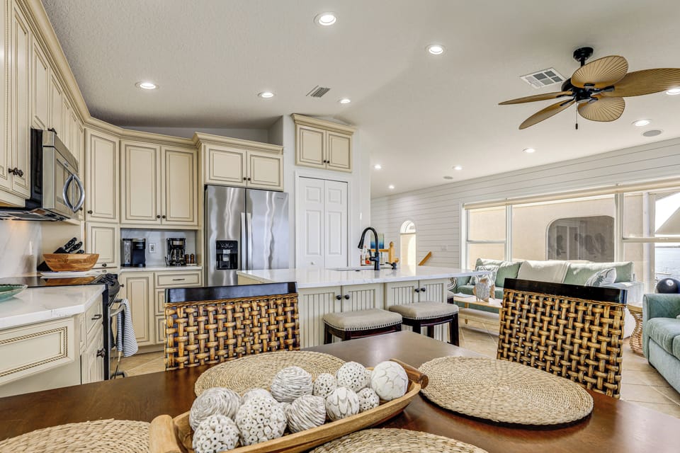 Kitchen | Upper Level