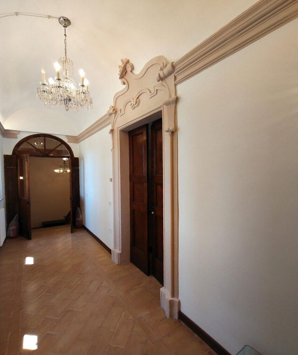 Entrance / Reception